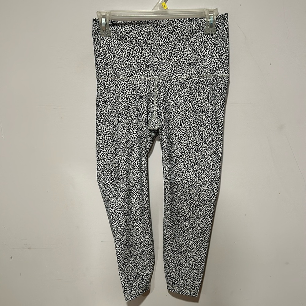 ON powersoft leggings.